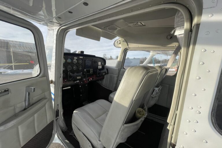 73345-Cockpit-e1711455127603-1024x683