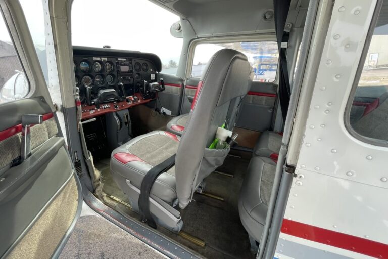 N738PV-Cockpit-e1711134022443-1024x683